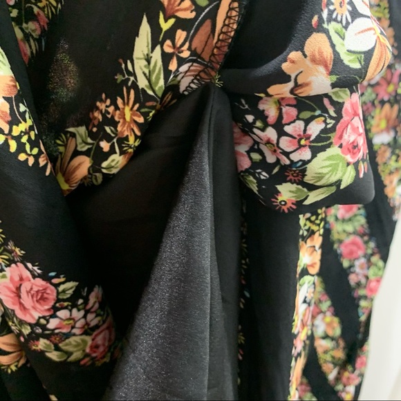 Unique Vintage Floral Dress - Picture 4 of 9